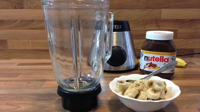 Nutella-Bananen-Eis im Mixer selbst machen