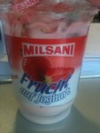 Milsani Frucht auf Joghurt